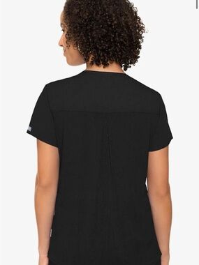 Med Couture Touch V-Neck Knit Top